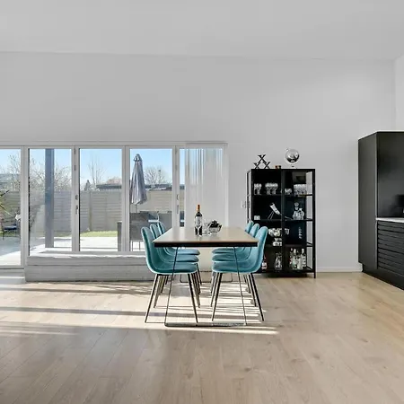 2 Bedroom In * Hvidovre